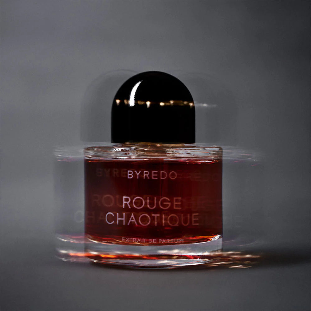 Rouge Chaotique
Extrait De Parfum 100ml